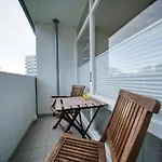 - Haus N, App 0neg03
